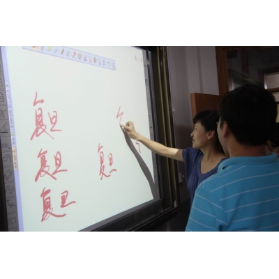 广州新新高中电子白板/多媒体教学机案例